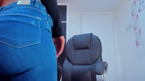 Charlotte Icee online show from 12-04-25, 05:54