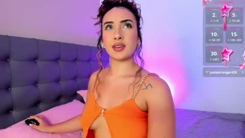 Charlotte james online show from 09-30-25, 03:22