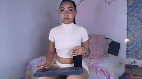 charlotte_princess_1 online show from 04-26-26, 12:52