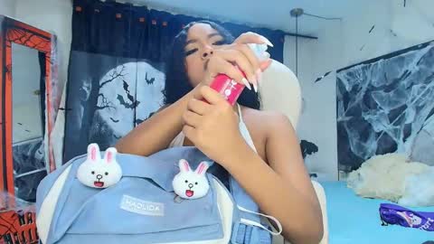 charlotte_walker1 online show from 10-27-25, 05:00