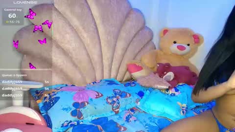 charlotte_walker1 online show from 02-11-26, 08:03