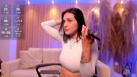 Snapshot of charlotte_whitee1 chatting on 12-27-24, 03:53 Charlotte Everyday From 0700 to 1300 Col Time online show from 12-27-24, 03:53