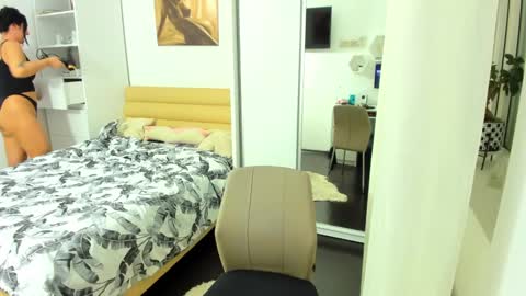 Snapshot of charlottedoll chatting on 02-02-25, 06:04 Charlotte online show from 02-02-25, 06:04