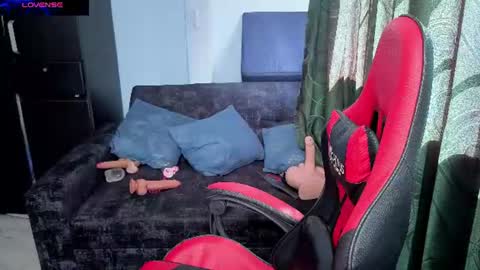 Snapshot of charlottee_lovee69 chatting on 07-01-26, 07:35 Natalia online show from 07-01-26, 07:35