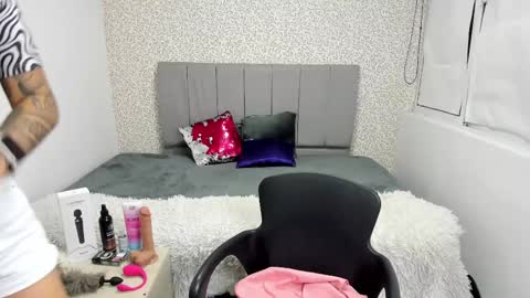 CHARLOTTE  online show from 03-02-25, 03:02