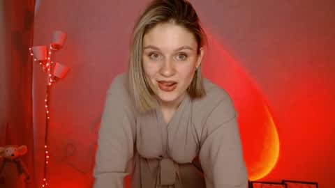 Snapshot of charming_beauty chatting on 01-14-25, 03:11 Michelle online show from 01-14-25, 03:11