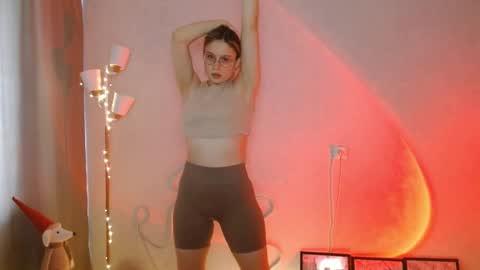 Snapshot of charming_beauty chatting on 01-21-25, 03:04 Michelle online show from 01-21-25, 03:04