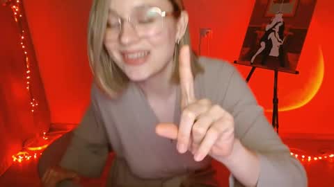 Snapshot of charming_beauty chatting on 02-14-25, 10:17 Michelle online show from 02-14-25, 10:17