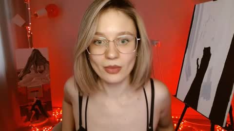 Snapshot of charming_beauty chatting on 03-04-25, 06:26 Michelle online show from 03-04-25, 06:26