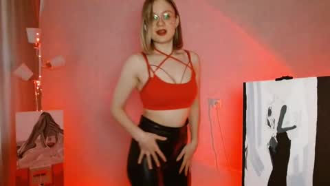 Snapshot of charming_beauty chatting on 03-10-25, 09:10 Michelle online show from 03-10-25, 09:10