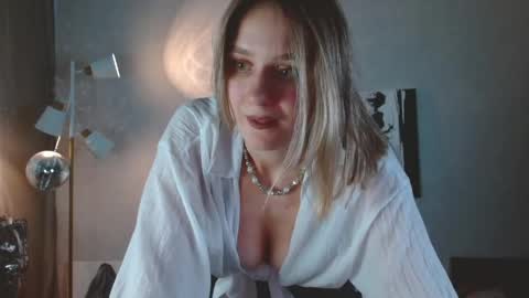 Michelle  online show from 06-08-26, 06:25