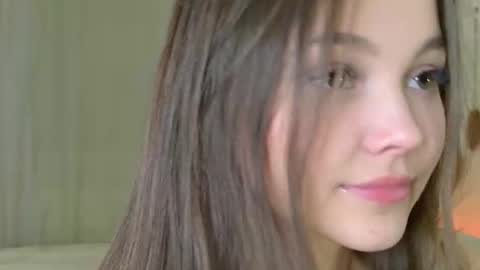 Snapshot of charming_bliss chatting on 02-06-26, 04:32 Kaylee online show from 02-06-26, 04:32