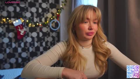 Snapshot of charming_daisy chatting on 12-14-25, 10:09 my fansly Charming daisy My Wishlist for new toys online show from 12-14-25, 10:09