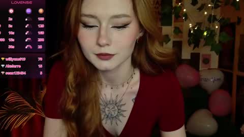 Snapshot of charming_lilly chatting on 02-13-25, 11:06 Lissa online show from 02-13-25, 11:06