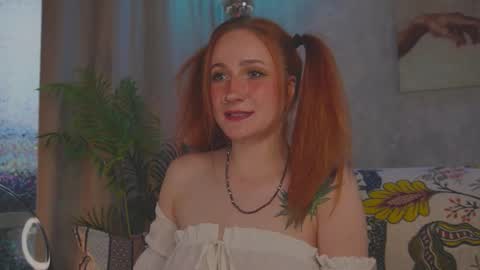 Snapshot of charming_lilly chatting on 10-04-25, 02:26 Lissa online show from 10-04-25, 02:26
