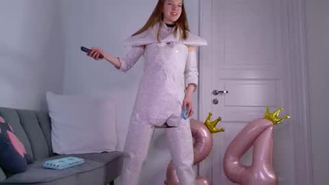 Ruru online show from 03-14-26, 06:08