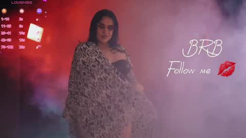 Snapshot of charming_sexuality chatting on 01-06-25, 03:09 insta  online show from 01-06-25, 03:09