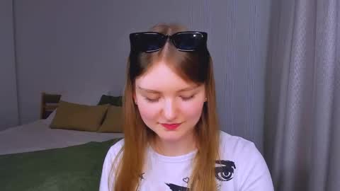 Snapshot of charminglookeva chatting on 05-14-26, 03:46 Im Eva online show from 05-14-26, 03:46