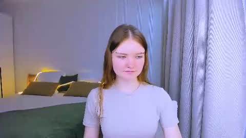 Snapshot of charminglookeva chatting on 06-19-26, 06:07 Im Eva online show from 06-19-26, 06:07