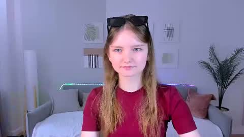 Snapshot of charminglookeva chatting on 06-21-26, 11:13 Im Eva online show from 06-21-26, 11:13