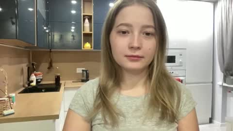 Sarah online show from 09-16-25, 03:57