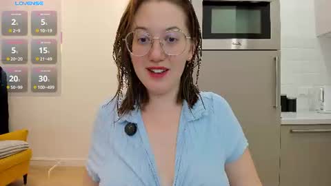 Snapshot of charmygrace chatting on 07-24-26, 09:29 Grace online show from 07-24-26, 09:29