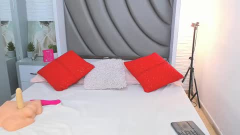 Snapshot of charonstom chatting on 09-30-25, 01:38 Charon Stom online show from 09-30-25, 01:38