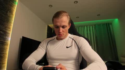 Snapshot of chasereed_ chatting on 10-31-25, 02:07 Chase Reed online show from 10-31-25, 02:07