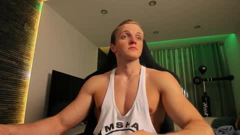 Snapshot of chasereed_ chatting on 11-18-25, 06:23 Chase Reed online show from 11-18-25, 06:23