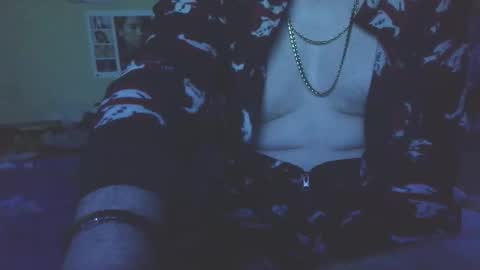 Snapshot of chatubatelee555 chatting on 10-23-25, 02:11 lee online show from 10-23-25, 02:11