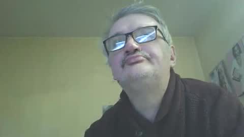 Snapshot of chatubatelee555 chatting on 11-23-25, 06:30 lee online show from 11-23-25, 06:30