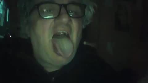 Snapshot of chatubatelee555 chatting on 03-04-26, 04:57 lee online show from 03-04-26, 04:57