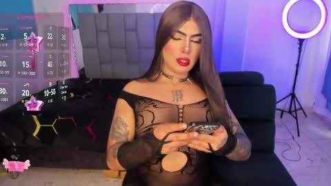 Snapshot of chaturmodels chatting on 06-06-26, 06:23 Sophie online show from 06-06-26, 06:23