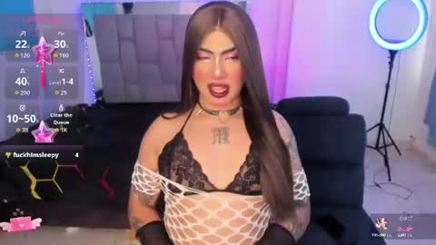Snapshot of chaturmodels chatting on 06-15-26, 08:00 Sophie online show from 06-15-26, 08:00