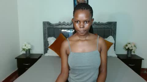 Snapshot of chayenie chatting on 09-19-25, 05:35 Cheyenne online show from 09-19-25, 05:35
