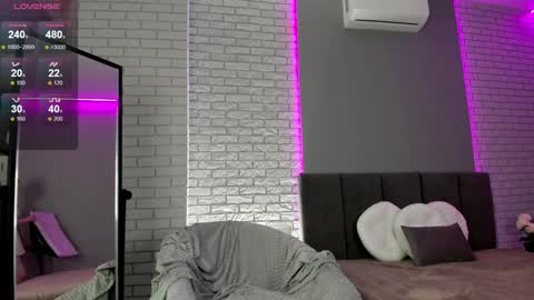 Jenny  please dont forget to thumbs up me  online show from 12-09-24, 10:11