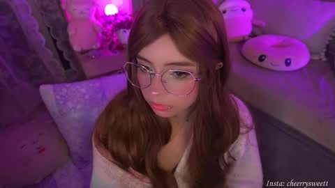 Snapshot of cheerrysweett chatting on 02-05-26, 04:17 Baby Cherry online show from 02-05-26, 04:17