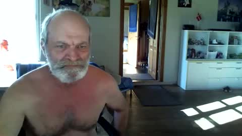 Snapshot of chefben666 chatting on 10-19-25, 10:49 chefben666 online show from 10-19-25, 10:49