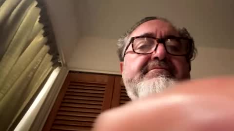 Snapshot of chefsd chatting on 11-29-25, 01:36 Chef online show from 11-29-25, 01:36