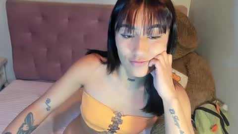 Snapshot of chellfox chatting on 05-13-26, 04:10 Chell online show from 05-13-26, 04:10