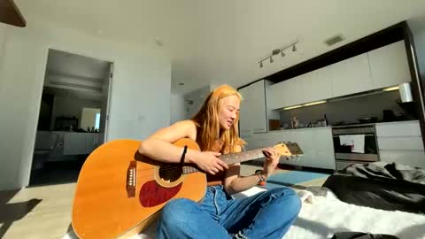 Snapshot of chellybear101 chatting on 03-08-26, 05:28 chellybear101 online show from 03-08-26, 05:28