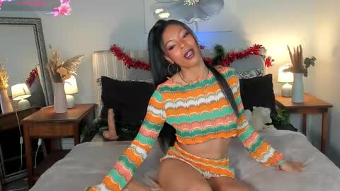 Snapshot of chelseaquin chatting on 12-16-25, 07:35 Chelseaquinn online show from 12-16-25, 07:35