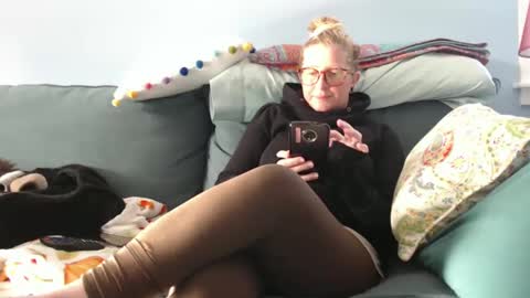 Snapshot of chelseasentra1 chatting on 01-06-25, 05:38 Chelsea online show from 01-06-25, 05:38