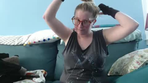 Snapshot of chelseasentra1 chatting on 02-20-25, 05:29 Chelsea online show from 02-20-25, 05:29