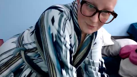 Snapshot of chelseasentra1 chatting on 01-11-26, 04:34 Chelsea online show from 01-11-26, 04:34