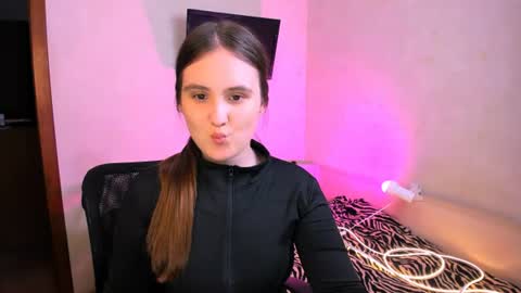 Snapshot of chelsyluxex chatting on 07-03-26, 10:10 Chelsy Luxe online show from 07-03-26, 10:10