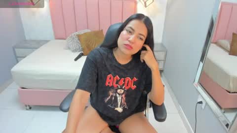 Snapshot of chelsyquinn chatting on 06-17-26, 04:26 Camila online show from 06-17-26, 04:26