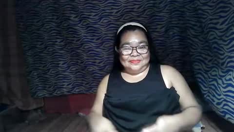 Snapshot of chenita_kits chatting on 12-14-25, 11:15 chenita_kits online show from 12-14-25, 11:15