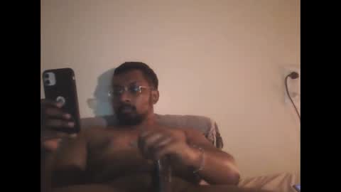 Snapshot of chennaibull1011 chatting on 03-10-26, 08:14 chennaibull1011 online show from 03-10-26, 08:14