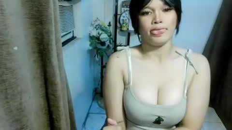 Snapshot of chennybbgirl chatting on 09-19-25, 03:02 chenny online show from 09-19-25, 03:02